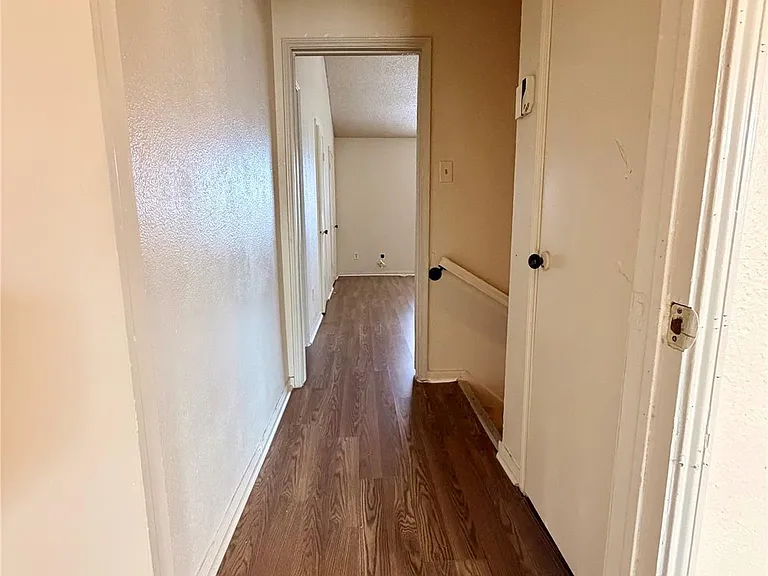 7700 Creekbend Dr #1 — Photo 16