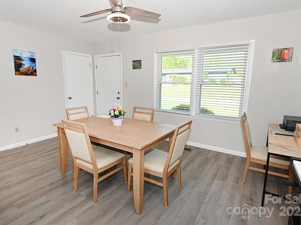 2263 Starbrooke Dr, Newton, NC 28658