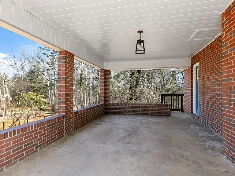 58 W Oakview Rd — Photo 5