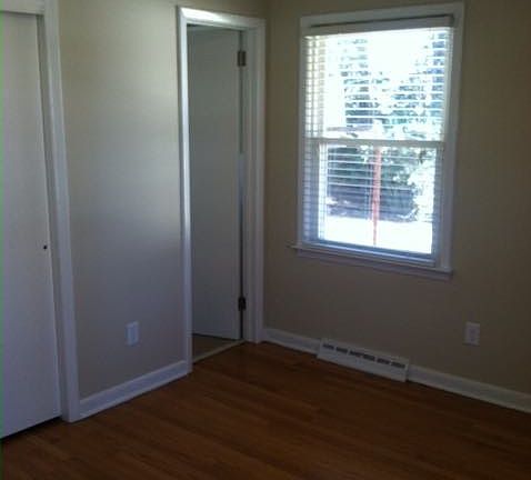 3rd image of 304 S Tunstall Ave