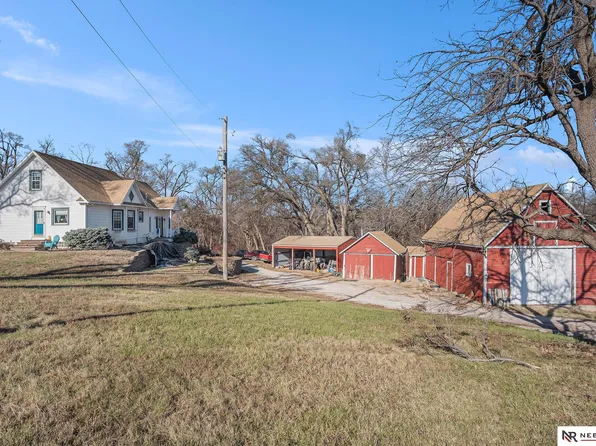 18710 Dutch Hall Rd, Bennington, NE 68007