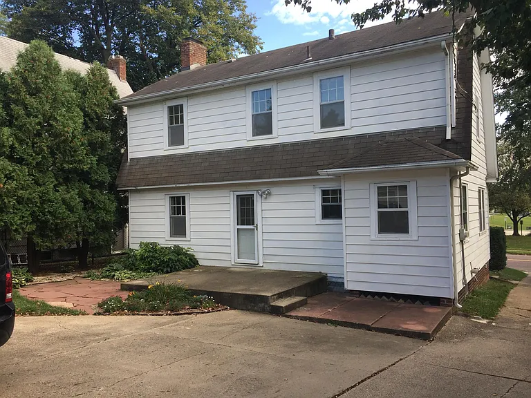 4519 Chamberlain Dr — Photo 3