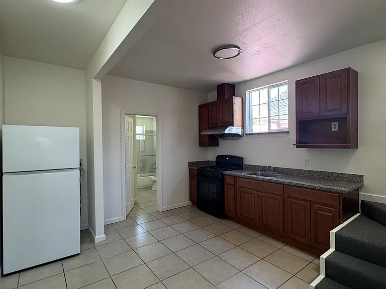 1466 Quesada Ave #2 — Photo 11