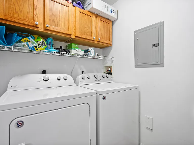 3303 Myrtlewood Cir E — Photo 13