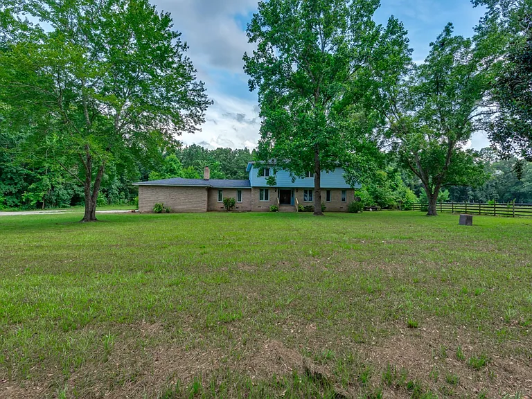 400 Derby Ln #2 — Photo 36