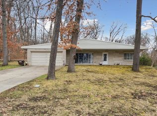 2102 Dale Rd, Jackson, MI 49203