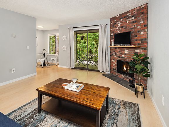 3rd image of 12023 100th Ave NE APT 4C
