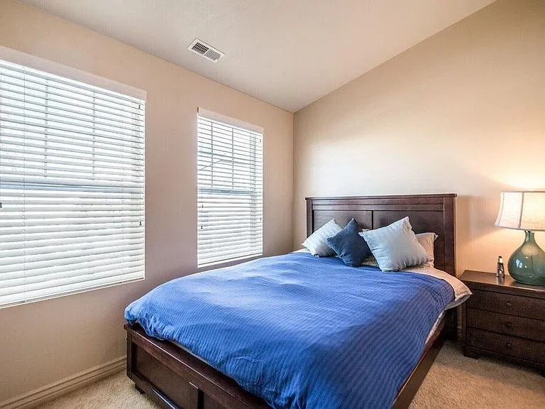 2160 E Whitekirk Way — Photo 7