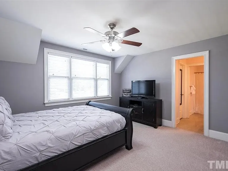1530 Raven Wood Dr — Photo 6