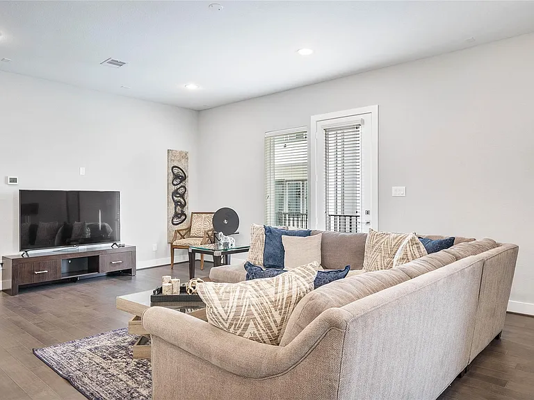 8411 Hempstead Rd #A — Photo 10