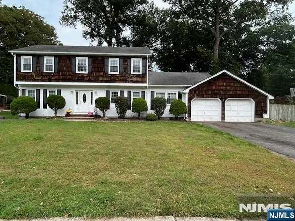 60 Greenrale Avenue, Wayne, NJ 07470