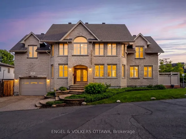 249 Atlantis Ave, Ottawa, ON K2A 1X9