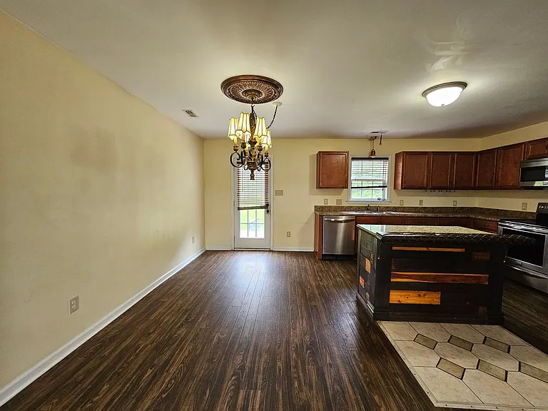 307 Big Tree Ln — Photo 5