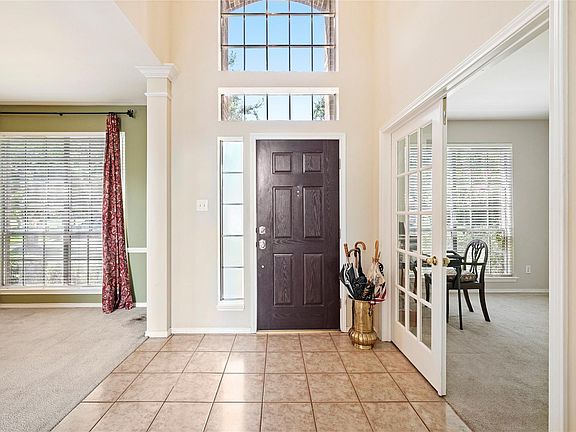 3rd image of 7619 Dolphin Arc Dr