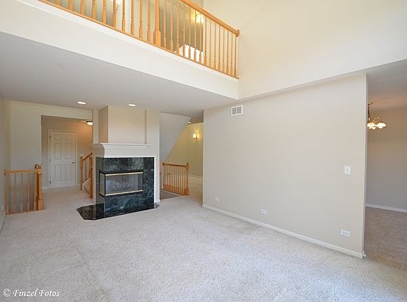 2nd image of 1006 N Glenview Ct