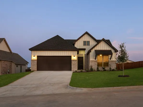 107 Hall St, Glen Rose, TX 76043