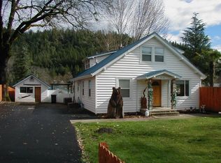 918 W Evans Creek Rd, Rogue River, OR 97537