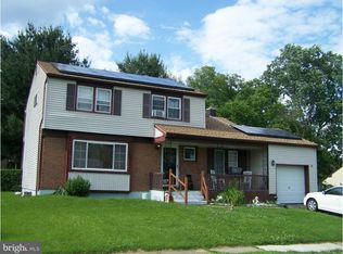 21 Lancaster Dr, Burlington, NJ 08016