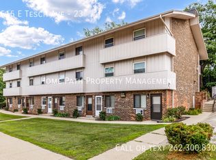 3515 E Tesch Ave #23, Saint Francis, WI 53235