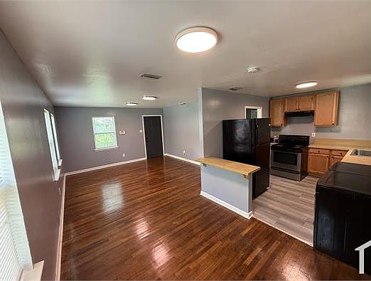 1st image of 1569 Plover St