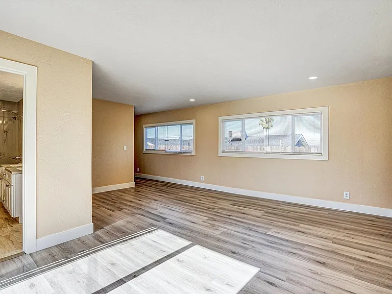 452 Wilshire Ave — Photo 13
