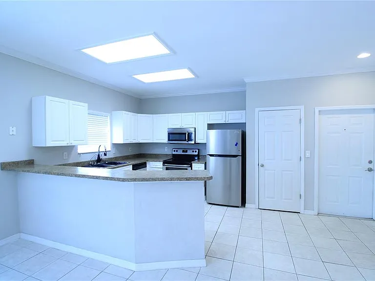 4742 NW 79th Rd — Photo 3