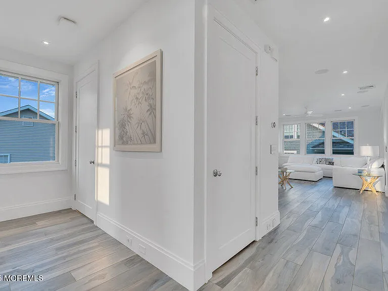 985 Ocean Ave — Photo 117