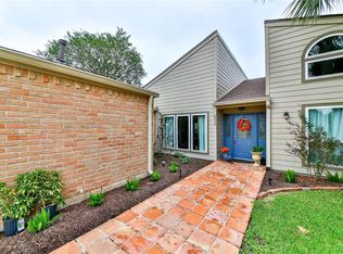 4322 Shady Springs Dr, Seabrook, TX 77586