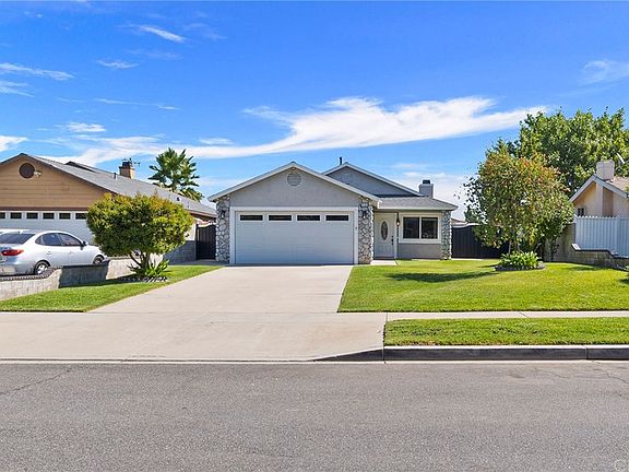 4th image of 4366 Los Serranos Blvd
