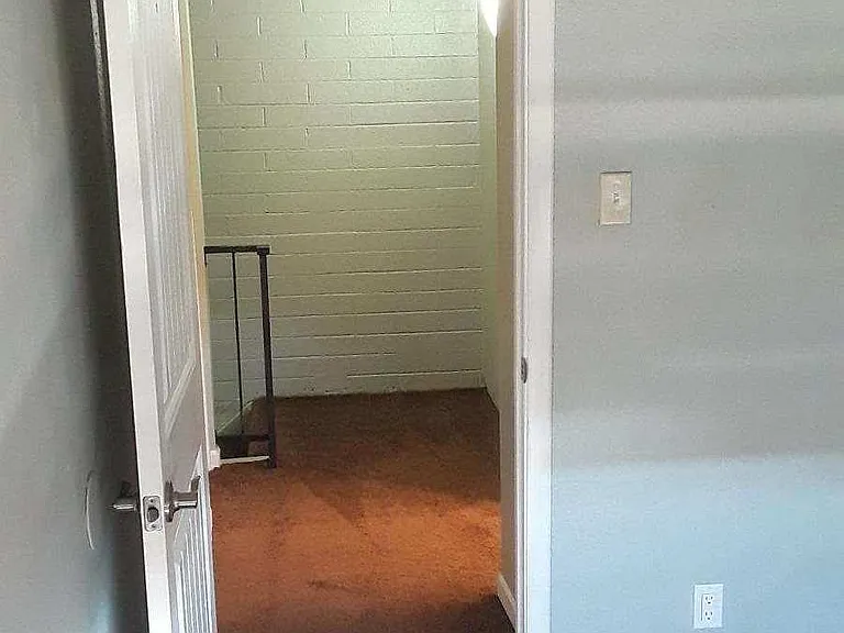 4617 E Jones Ave — Photo 8