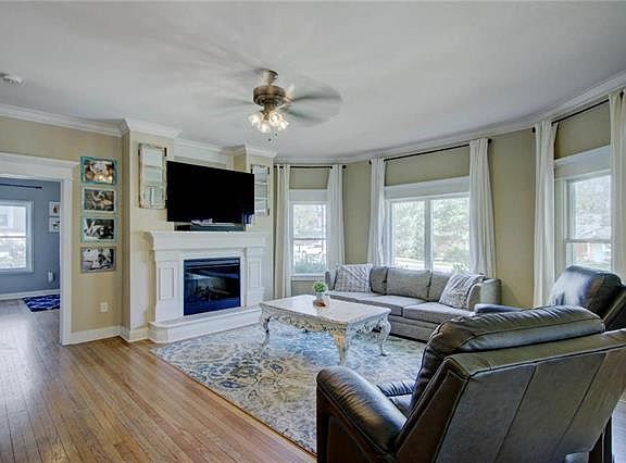 5th image of 9605 Johnson Dr
