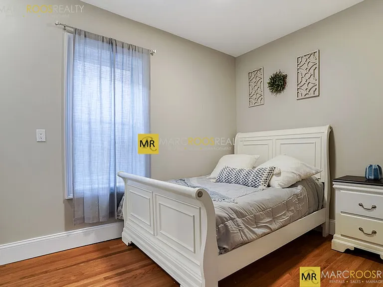 10 Babcock St #20 — Photo 9
