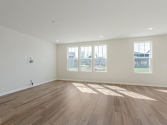 5th image of 3371 Churchill Ln