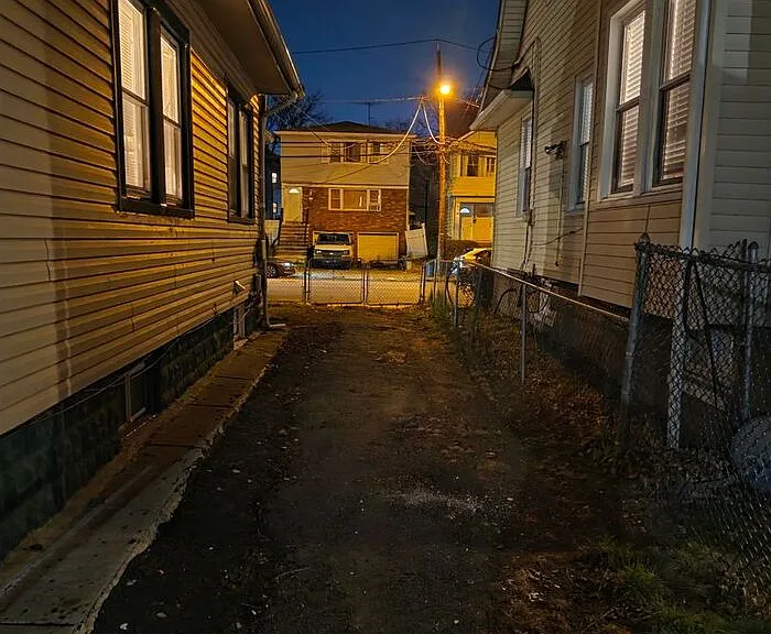24 Valley St — Photo 46