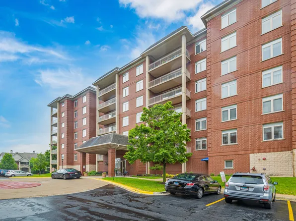 8340 Callie Ave Unit 105, Morton Grove, IL 60053