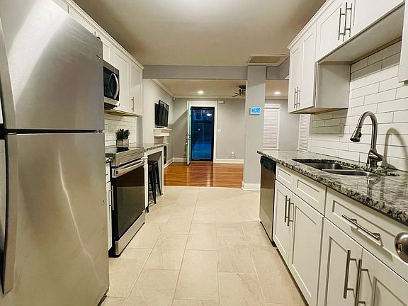 5th image of 3272 Wheeler St #A