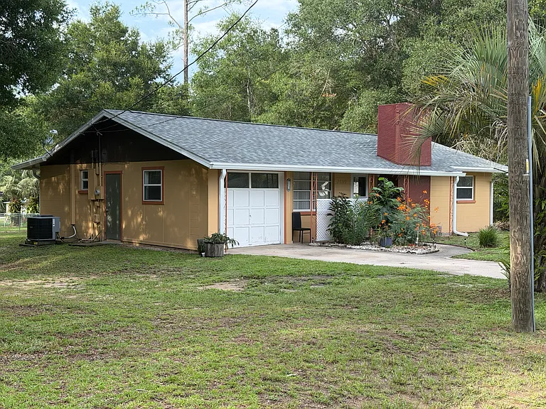 20717 SW Beach Blvd — Photo 2