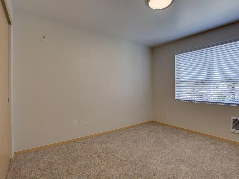 3215 NE 143rd St — Photo 6