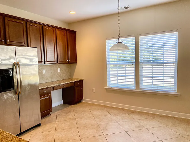 1213 Silverstone Ct — Photo 9