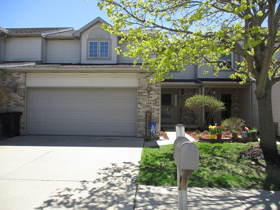 1st image of 104 Terrace Ct