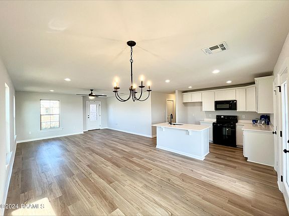 3rd image of 7409 Seven Oaks Cir