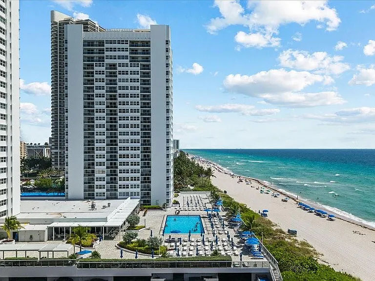 1890 S Ocean Dr #Penthouse 4 — Photo 46