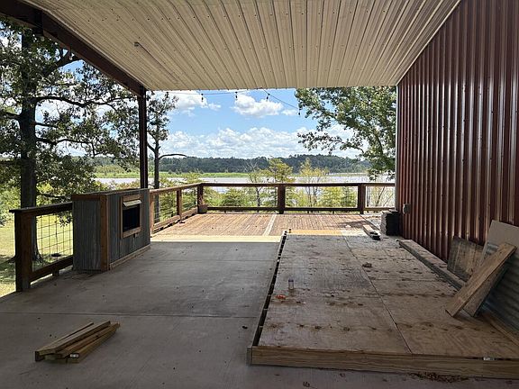 3rd image of 186 County Road 4804 E