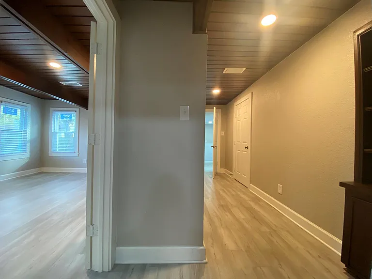 628 King St — Photo 11