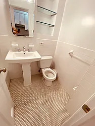 Rented by Metropolis Real Estate of Manhattan