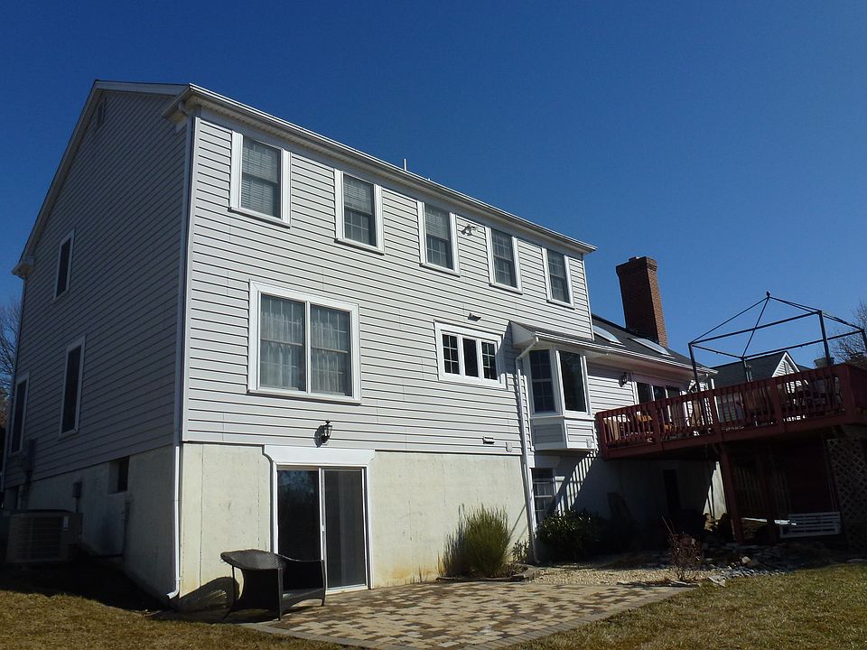 2nd image of 7220 Deer Lake Ln