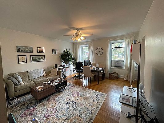 1st image of 256 Henry St APT 3