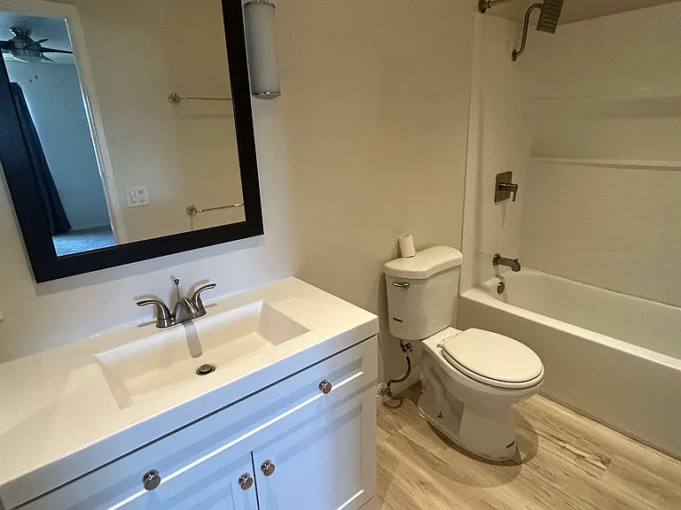8022 Linda Vista Rd #2I — Photo 18