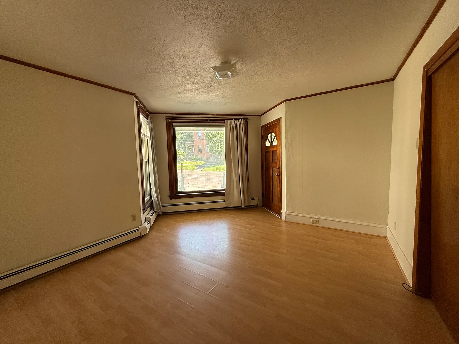 2 bed, $2,050 — Photo 4