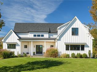 9 Waterview Ln, Warren, RI 02885